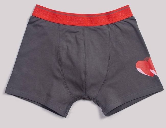 Boxer uni gris et rouge avec coeur