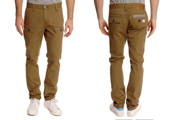 pantalon chino beige bike repair shop