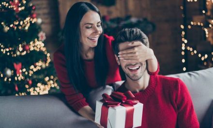 Les accessoires en bois, de belles idées de cadeau pour homme